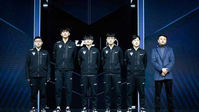 正逐步成为 正逐步成为